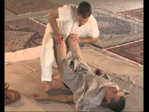 Contusione del gomito come un trattamento a casa Stretching il ginocchio esercitazioni congiunte