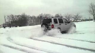 preview picture of video 'D learning to drive in snow and handle spins.'