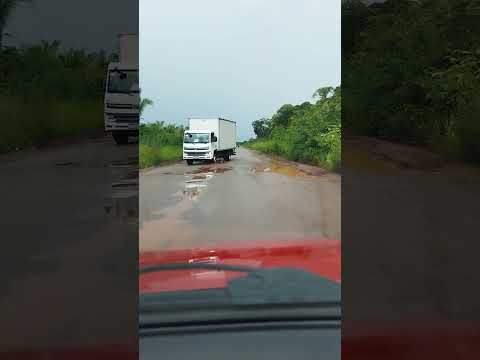 BR 222 entre as Cidades de Chapadinha e Vargem Grande Maranhão só buraco