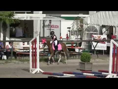 Malu (6) und Senna - Springreiter-WB am 04.07.2015