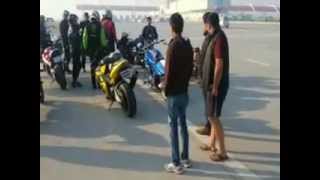 preview picture of video 'sexy bike show on yamuna express highway'