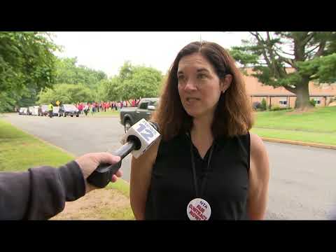 Nanuet teacher protest low pay, long hours