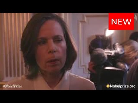 Patti Smith to sing at Nobel prize banquet in Bob Dylan's absence / Patti Smith