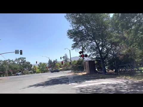 (Safetran Hybrid Bells!) Private railroad crossing Yountville CA NVR 57 wine train excursion 5/30/21