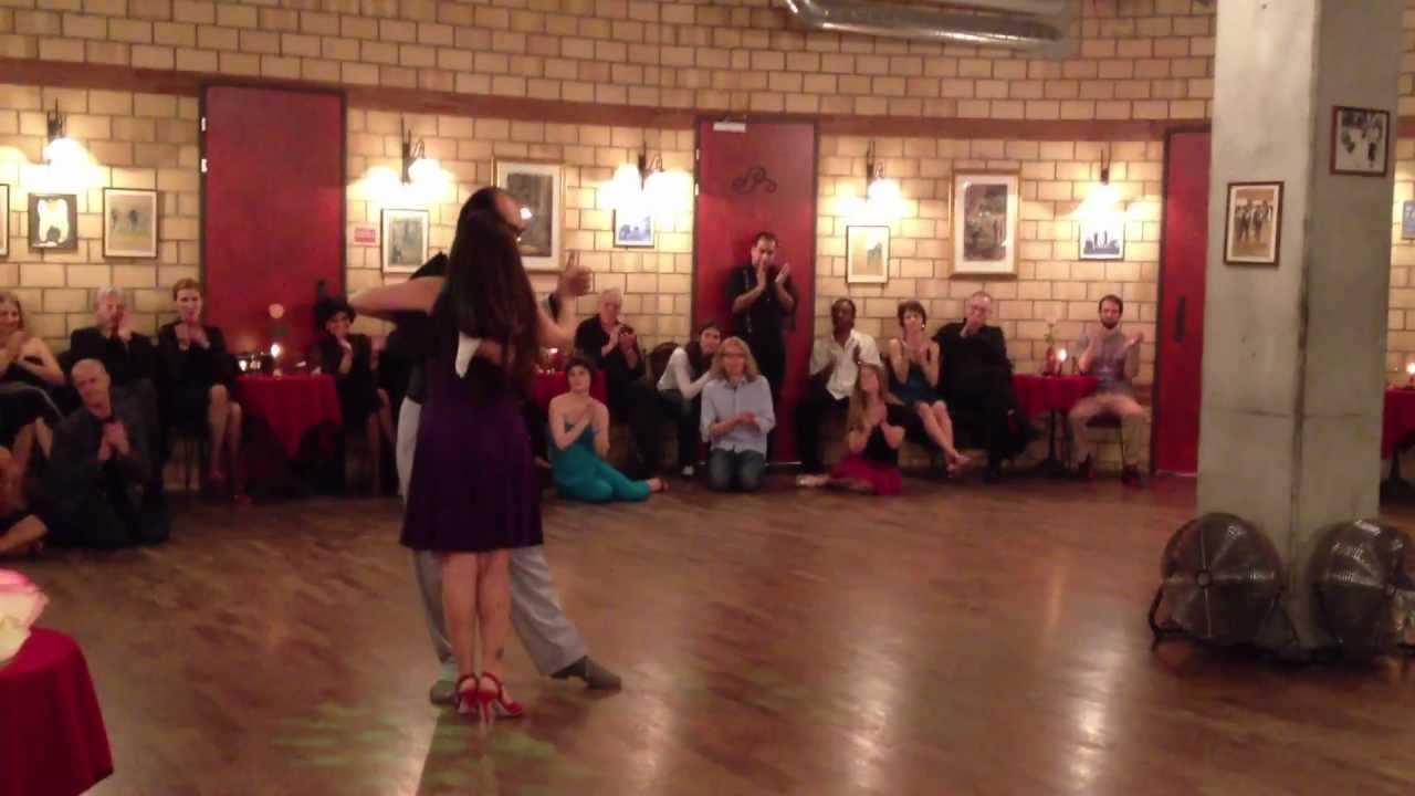 Santiago Castro y Miriam Pastor - Tango - Rie payaso