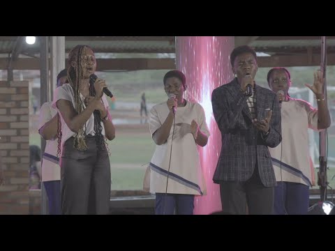 POWERFUL WORSHIP MINISTRATION: THE KING IS HERE (COVER) LIVE @ HEART OF WORSHIP 3