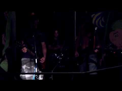 Alsóépület - Az utcákon (saját) Szögi pogó vol1. 2013.