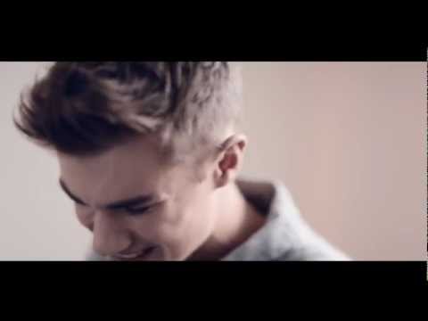 Kristoffer Rahbek - Hate That I Love You [Official Music Video]