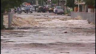 preview picture of video 'INUNDACION ACUÑA 5 JUL-10'