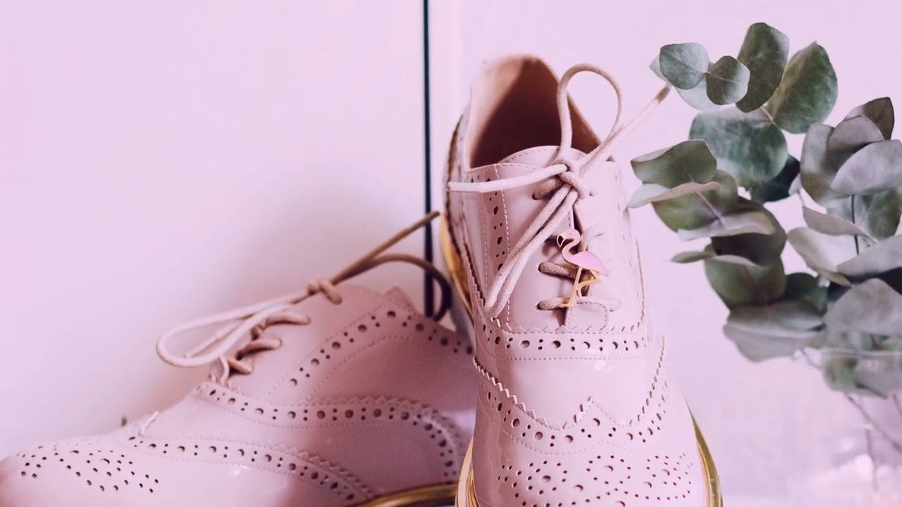 What is the difference between tennis shoes and basketball shoes