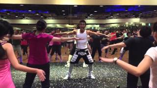 [閒聊] 為何不把藍波老師簽下來當團長