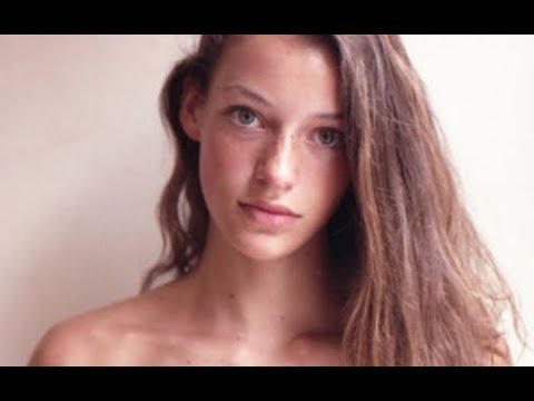 KARLIJN KUSTERS Model Spring 2020 - Fashion Channel