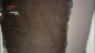 Scacco al clan Vanella Grassi, il nascondiglio nella camera da letto