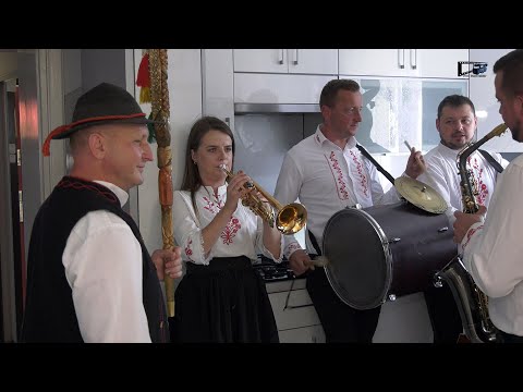 Zespół "MUZYKALNI"; drużba Krzysztof Smyda i ""HEJ TAM WCZORA Z WIECZORA"