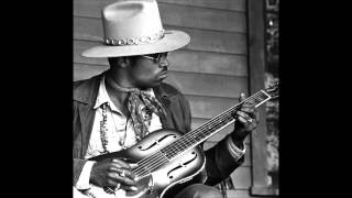 Taj Mahal performs &quot;New Hula Blues&quot;