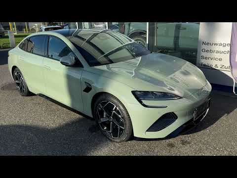 Wir liefern im Autohaus Pichler Asten 2 Stk. BYD SEAL in Shadow Green mit Perleffekt aus!