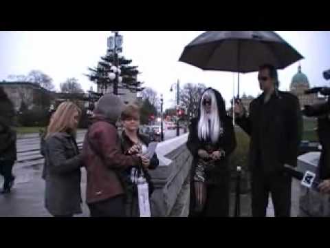 107.3 KOOL FM - Lady Gaga in VIctoria