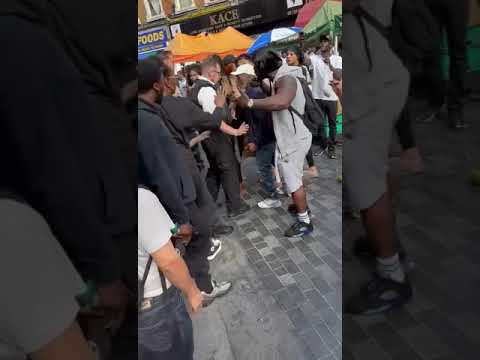 #london #brixton #uk 🇬🇧 A #fight broke out in Brixton market #shorts