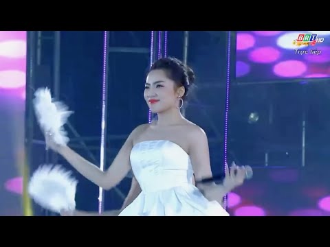 Phố Hoa - Châu Ngọc Tiên biểu diễn cực sung giữa biển người hơn 50.000 khán giả chào đón 2023