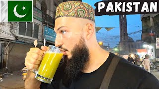 PAKISTAN | Paying For Everyone During Iftar 🇵🇰
