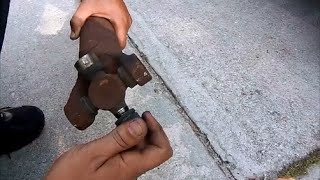 COMO CAMBIAR LAS JUNTAS CARDAN O CRUCETAS (U JOINTS) DE TU AUTO