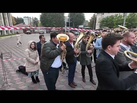 Cand la sunetul de trambiti -  Fanfara Peretu nr.4 Dirijor : Adrian Iaurum 