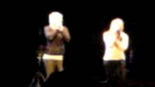 Elina och Lisa - man måste va människa