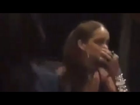 Scandal MONSTRU peste hotare! Rihanna, filmată &icirc;n timp ce priza COCAINĂ! VIDEO NECENZURAT