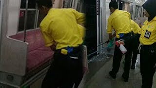 Viral Wanita Kabur Usai BAB di KRL, Penumpang Kompak Buka Jendela hingga Ibu-ibu Siramkan Air