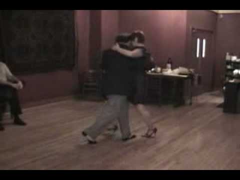 MUCHACHOS COMIENZA LA RONDA - Alberto and Valorie