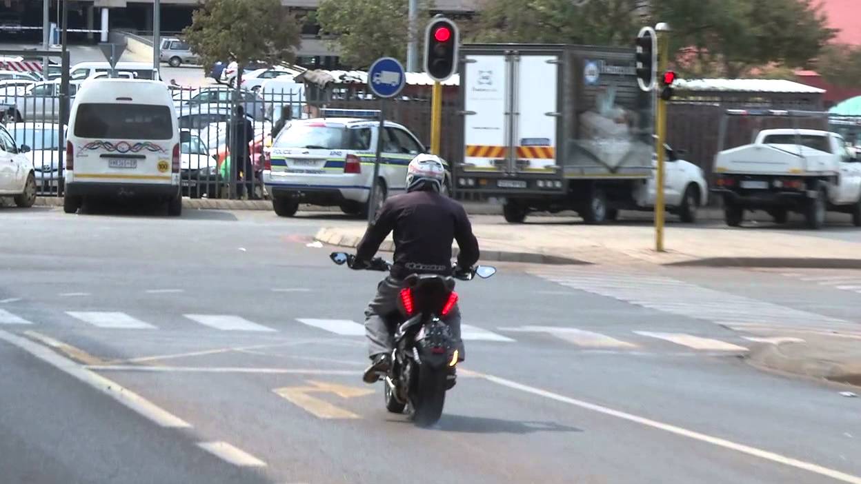 QUICK TEST; MV AGUSTA RIVALE 800