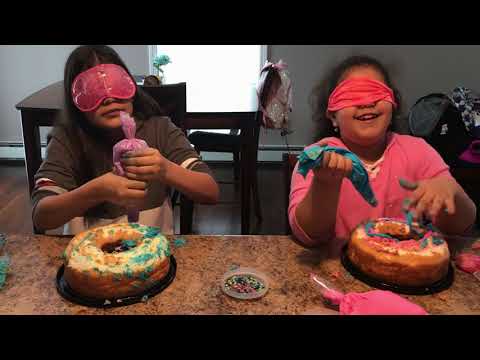 Blindfold cake decorating