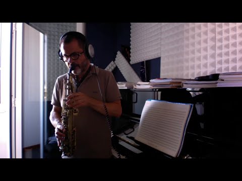 Rosario Giuliani practicing at home with his Emeo.