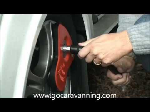 Removing an Alko caravan wheelclamp