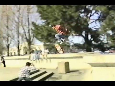 Mark Gonzales, kickflip à EMB — footage Thrasher Classics