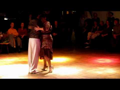  Ayelen Quiroga  and  Alejandro Hermida  are  dancing  to  the  milonga  "  Con Permiso  "