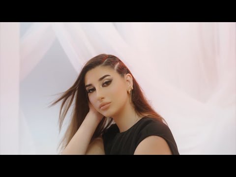 Selen Tek  - Gördüm Göreli (Official Music Video)