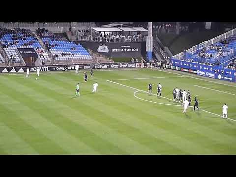 Joaquin Torres of CF Montreal (Impact) is stopped by Atlanta United's Brad Guzan 10/02/21