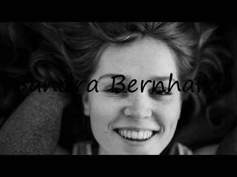 How to pronounce Sandra Bernhard in English?