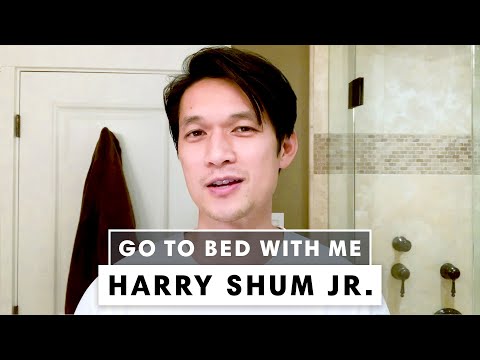 小哈利-岑的混合性皮膚夜間護膚三步曲｜和我一起睡｜BAZAAR (Harry Shum Jr's 3-Step Nighttime Skincare Routine for Combination Skin | Go To Bed With Me | BAZAAR)