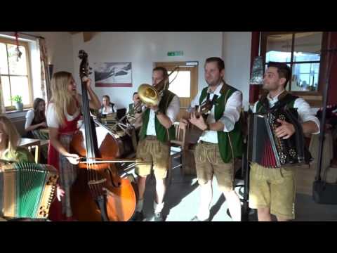 Blusnknepf mit der Eschenauer Tanzlmusi