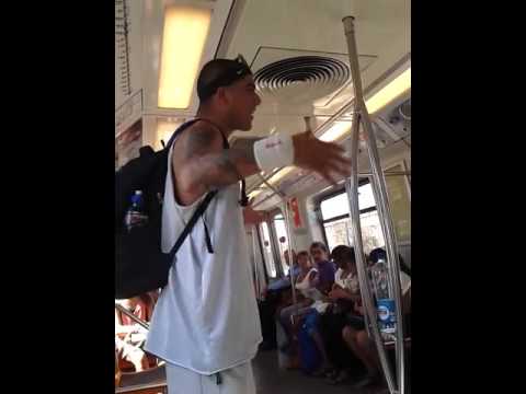 Raperos improvisando chile