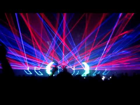 Tiësto live at Energy 2011 Jaarbeurs Utrecht - The Ting Tings - Hands (Ken Loi Remix)