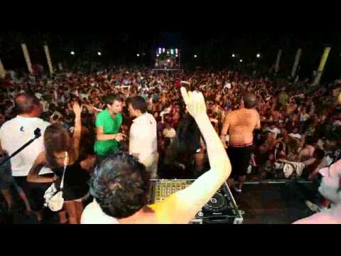 Sergi Moreno & Vincent McFly - Fiestas Leliana 2010 , camisetas fuera!!!!