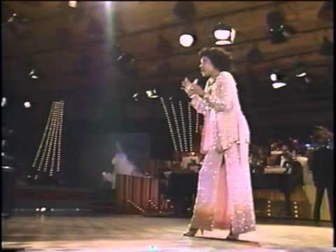 Eliana Pittman interpreta "Ponteio", de Edu Lobo, no Jerry Lewis