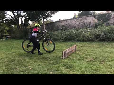 Dupla palánk a pénteki cx edzésen.