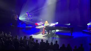 Tori Amos - The Waitress (Live)