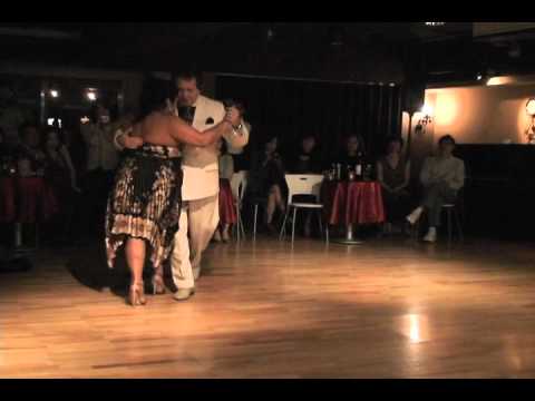  María del Carmen Romero  and  Jorge Dispari  are  dancing  to  the  tango  "  Pasional  "