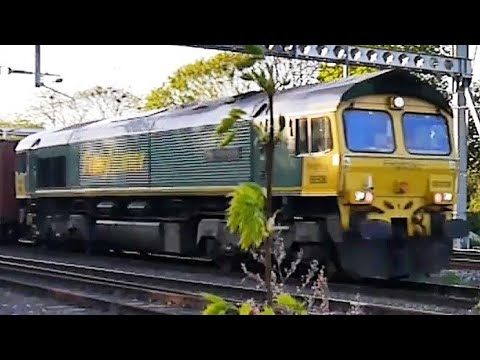 2 Freightliner Class 66 Pass Tilehurst