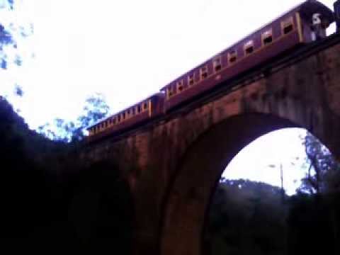 Locomotiva cruzando Viaduto EFSC (Steam train crosses old bridge)